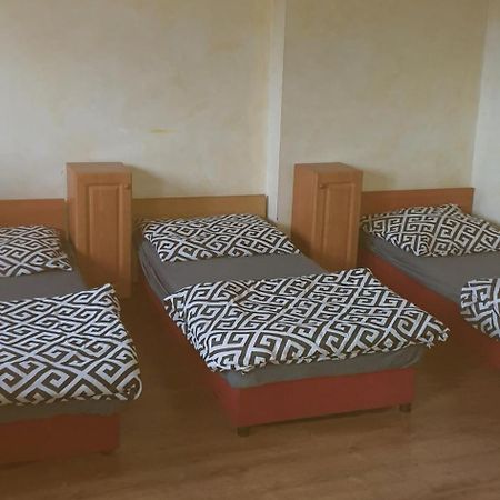 Mieszkanie 6 Osobowe Apartment Tomaszow Mazowiecki Bagian luar foto